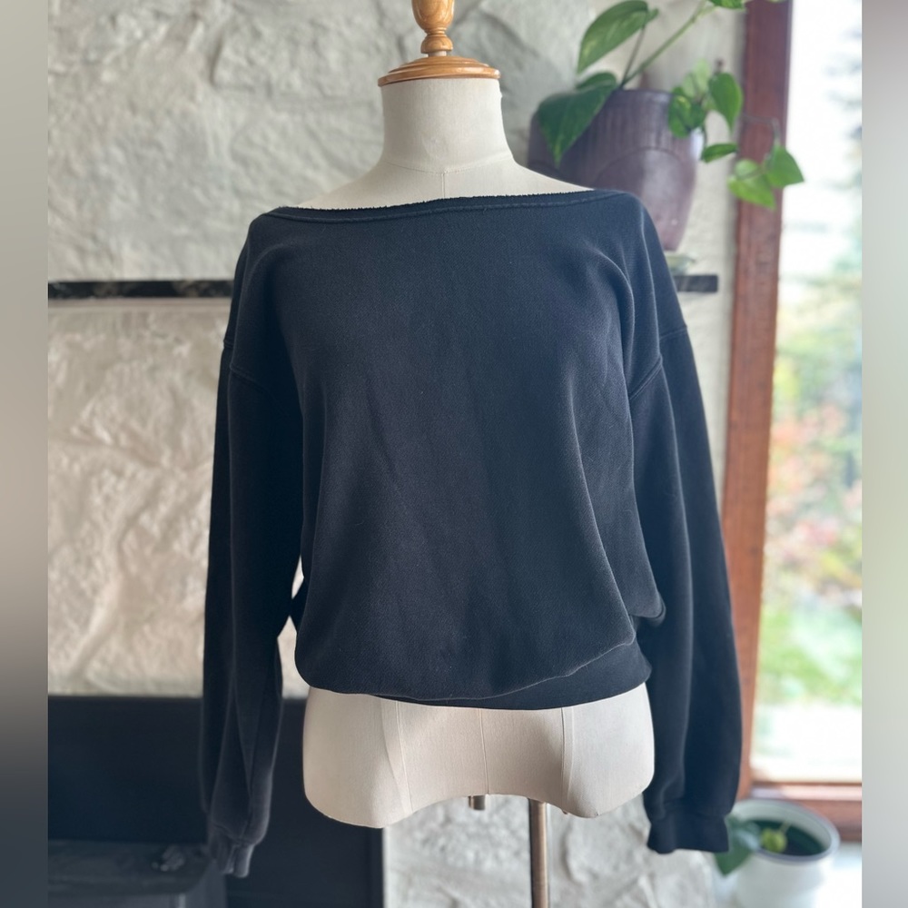 Slouchy Black Sweatshirt